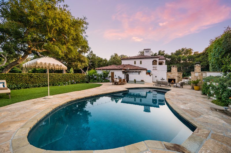 Casa con alberca grande